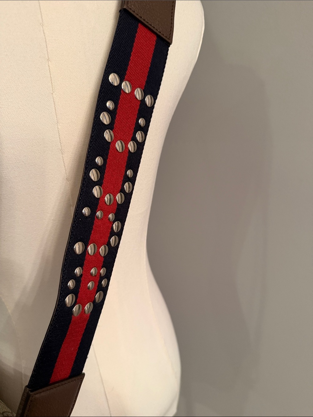 AUTHENTIC GUCCI GG Supreme Canvas Crossbody with Green and Red Web Stripe - Picture 4 of 15